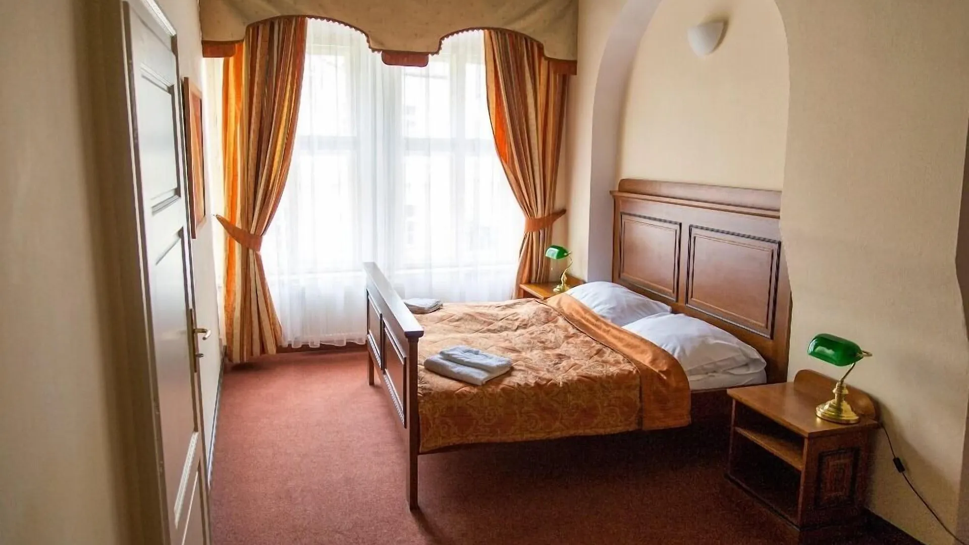 U Medvidku-Brewery Hotel Prague 3*,